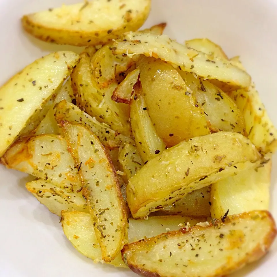 Herbs and Parmesan baked wedges|wei weiさん