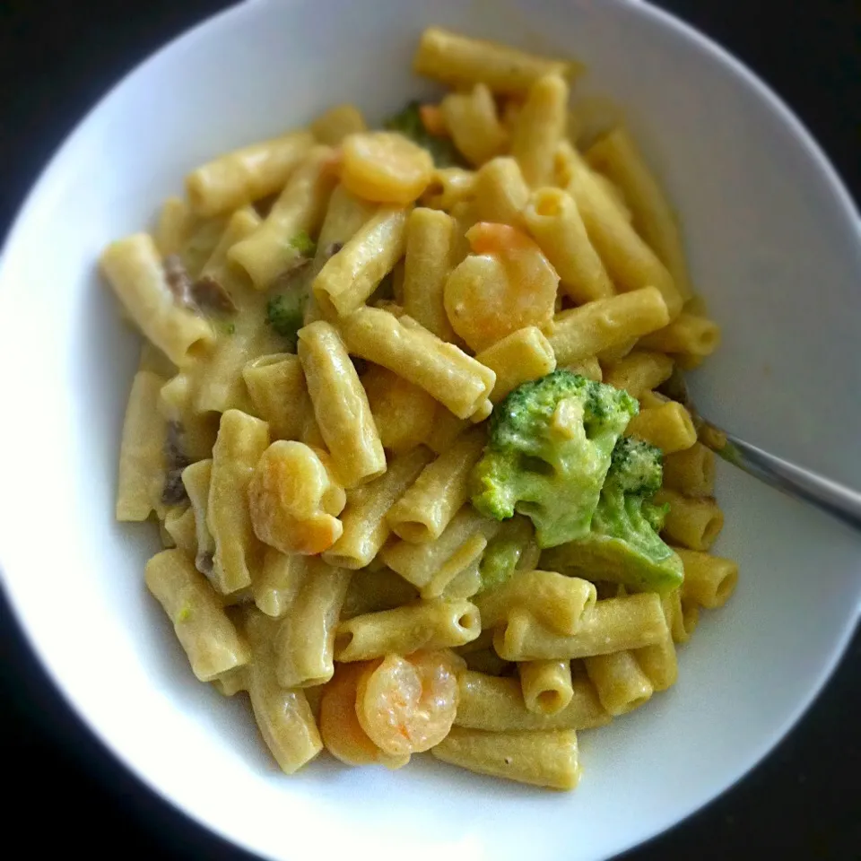 Brown Rice Pasta | Broccoli Shrimp Mushroom Cream Sauce #vegan|T.E.Dennisさん