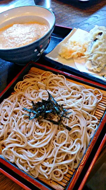 天ざる＆トロロの下にはすきみ丼|sosorasoraさん