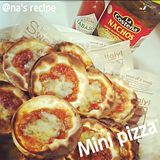 餃子の皮と残ったミートソースでMini pizza♪

よそ見してたら焦がしちゃったのもありまーすil||li (OдO`) il||l|Kashimanakitchenさん