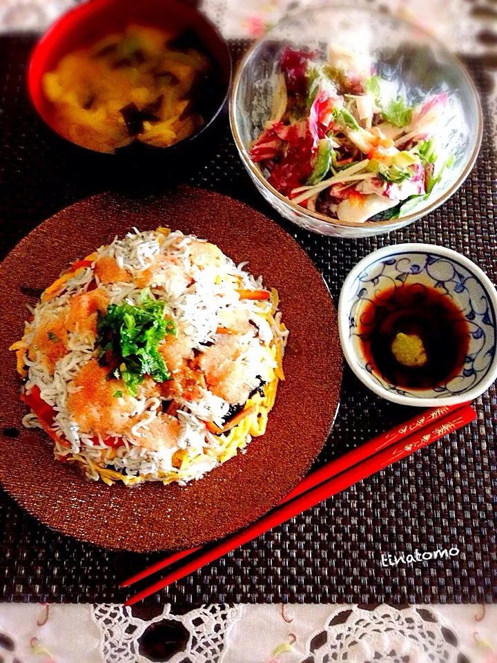 Snapdishの料理写真:シラスと明太子のチラシご飯！|Tina Tomoko😋さん