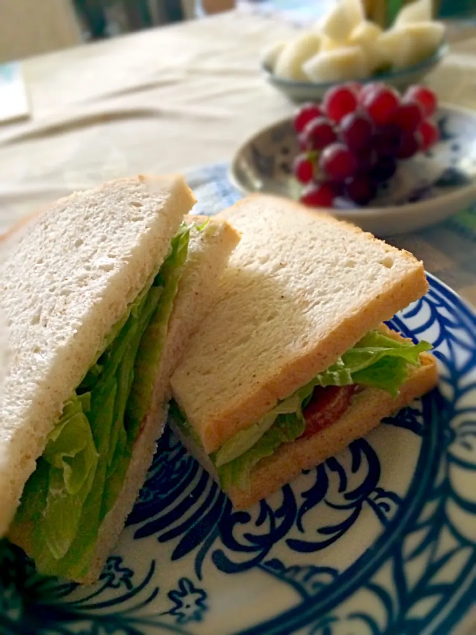 Snapdishの料理写真:お昼ご飯のお婆ちゃん特製サンドイッチ♥︎|るかるんさん