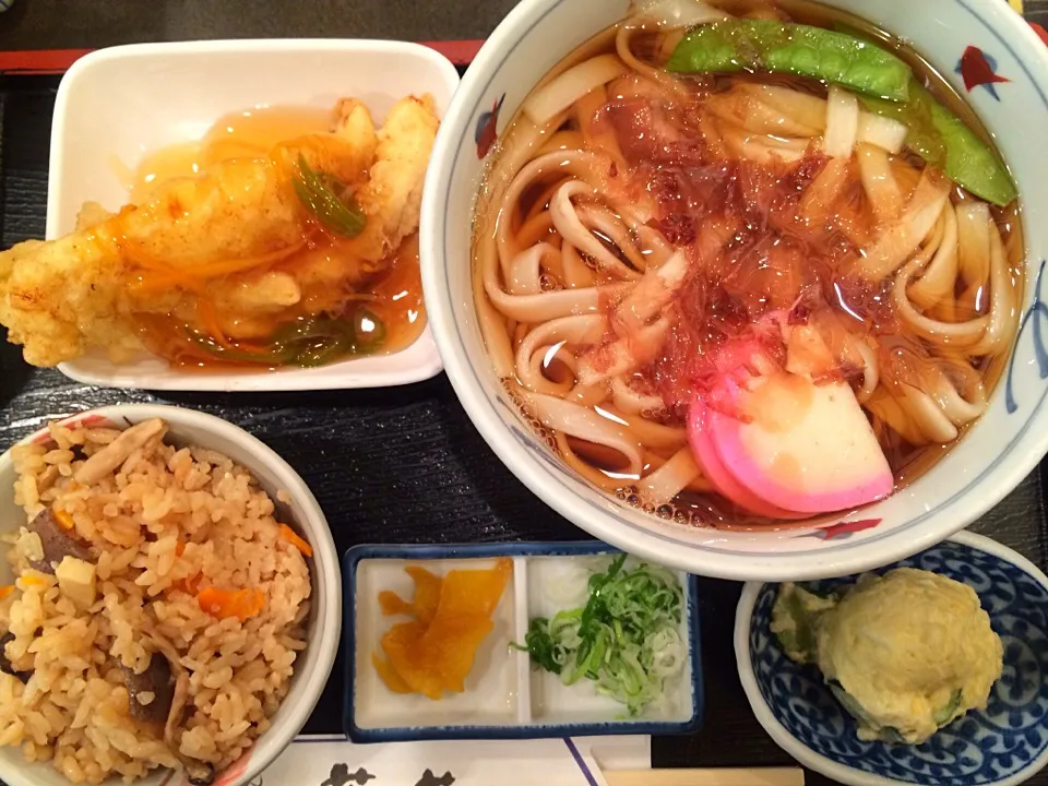 温かいきしめんの日替わりランチ。|liccaさん