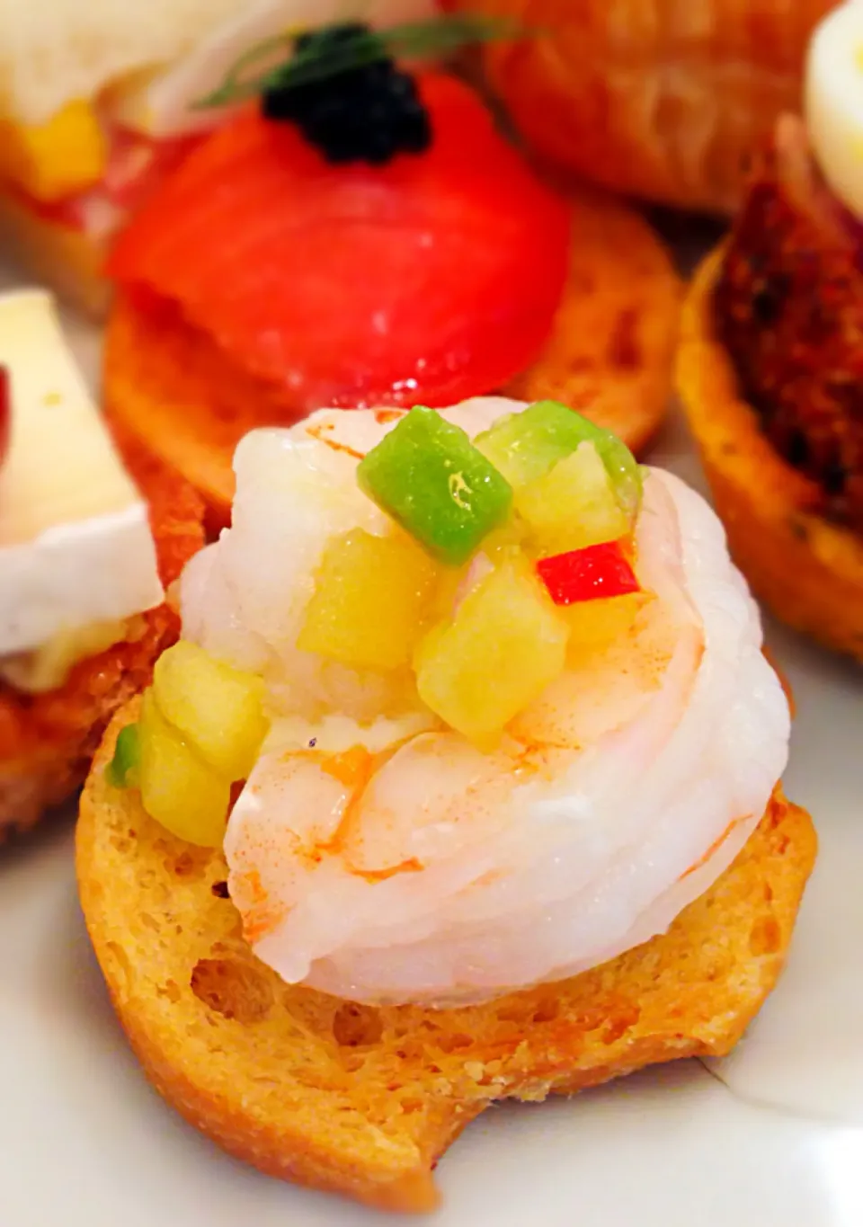 Prawn and salsa canapé. English high tea@L'espresso, Goodwood Park Hotel.|coxiella24さん