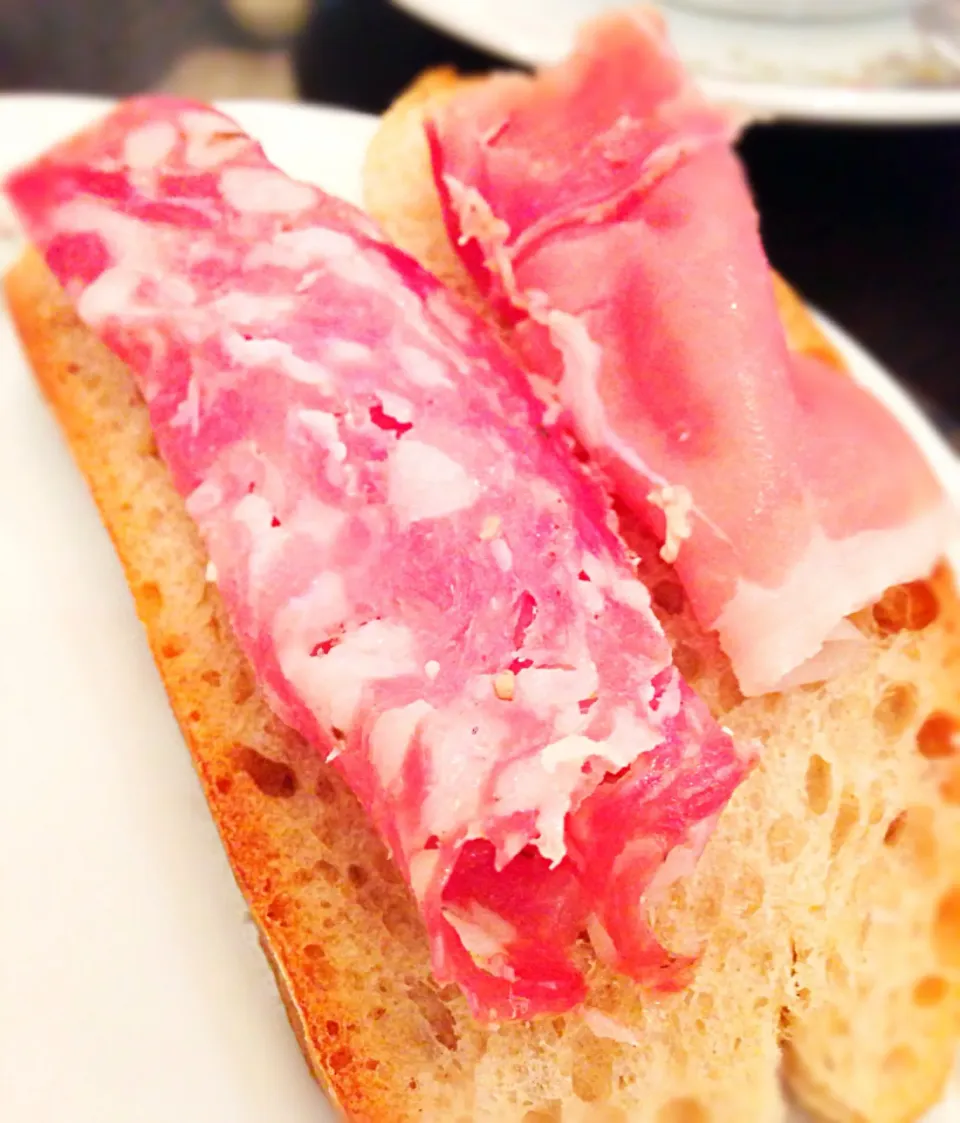 Salami & black forest ham. English high tea@L'espresso, Goodwood Park Hotel.|coxiella24さん