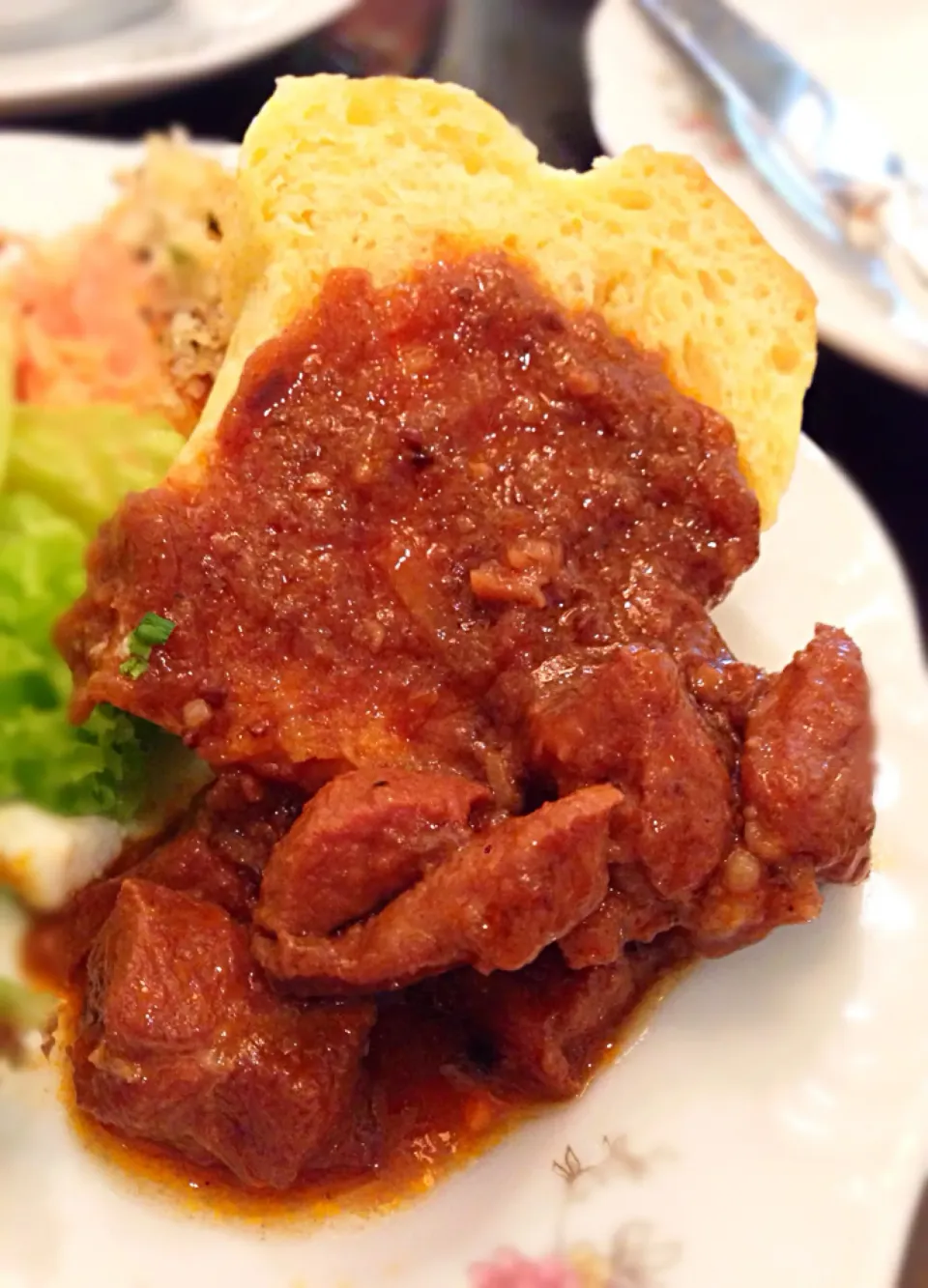 Braised kurobuta pork with Hungarian paprika over brioche. English high tea@L'espresso, Goodwood Park Hotel.|coxiella24さん