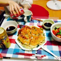 Snapdishの料理写真:チヂミパーティ♡韓国人の友人による本場の味！大量のキムチ入り♡|wiggyさん