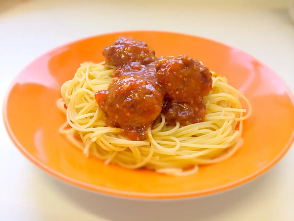 Spaghetti con polpette di carne e sugo di pomodoro|Bruno Pereira Cardosoさん