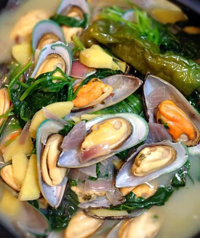 ~ Mussel Soup with Ginger & Spinach|Luna_Abm 💋さん