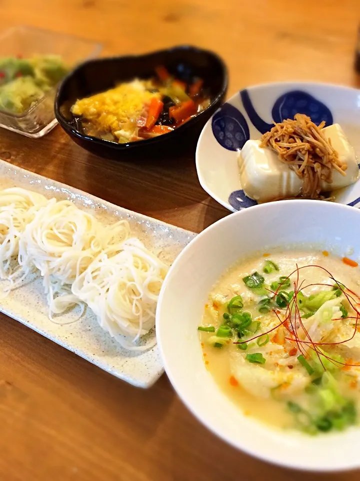 Snapdishの料理写真:8/27 豆乳つけ麺の晩ご飯🌸|くーまんもんさん