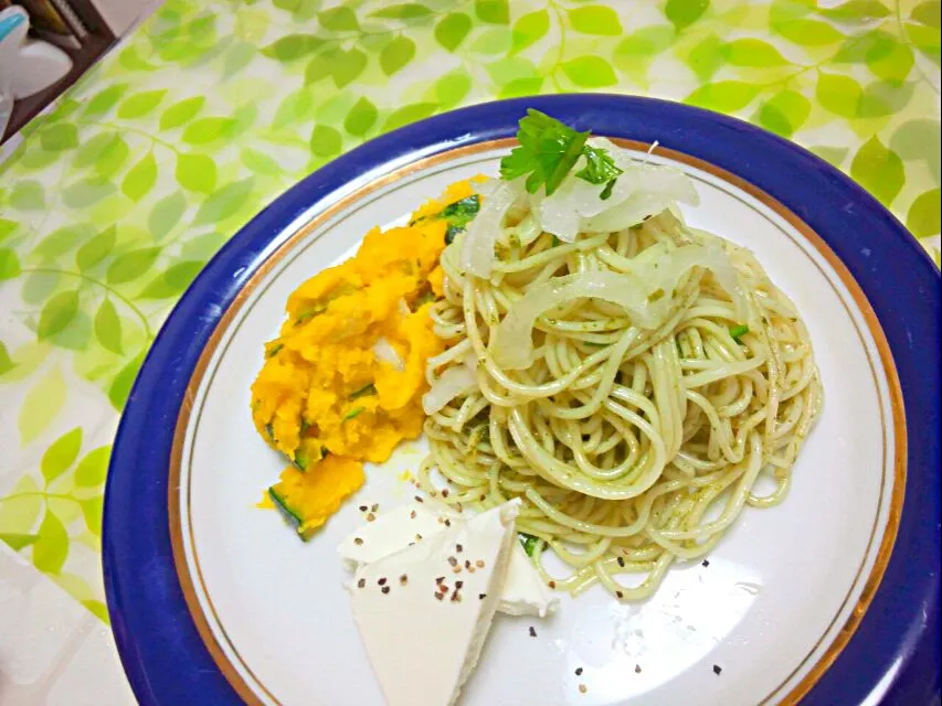 Snapdishの料理写真:晩ごはんはそうめんパスタとカボチャサラダ|めいさん