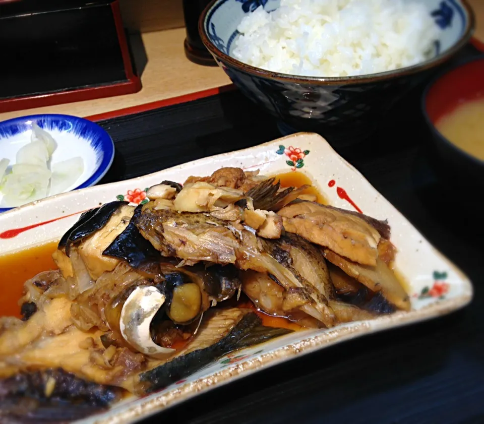 営業マンの朝ごはん あら煮定食|ぽんたさん