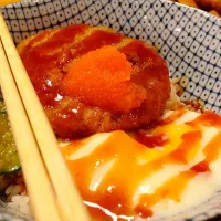 Snapdishの料理写真:牛肉漢堡排丼|liou niuさん