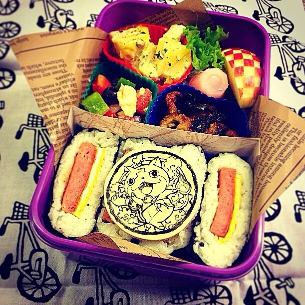 Snapdishの料理写真:Yokaiwatch Jibanyan Spam rice sandwiches bento. 妖怪ウォッチ ジバニャン スパムのたたみおにぎり弁当|Yuka Nakataさん