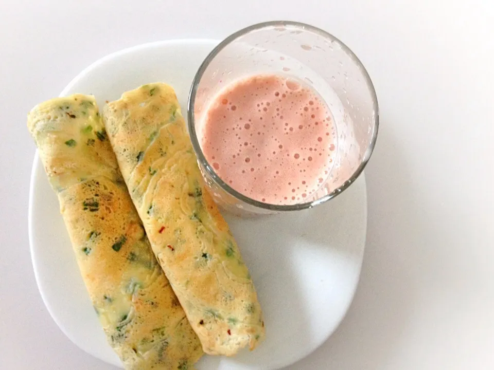 Asian Style Pancake • Strawberry Banana smoothie|j_さん