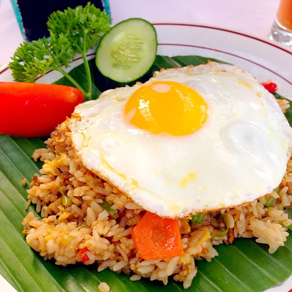 Nasi goreng Anom beach hotel, bali|tyas kasmareeさん