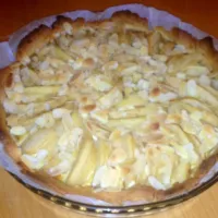 Pears tart with fried almonds|Julien Henryさん