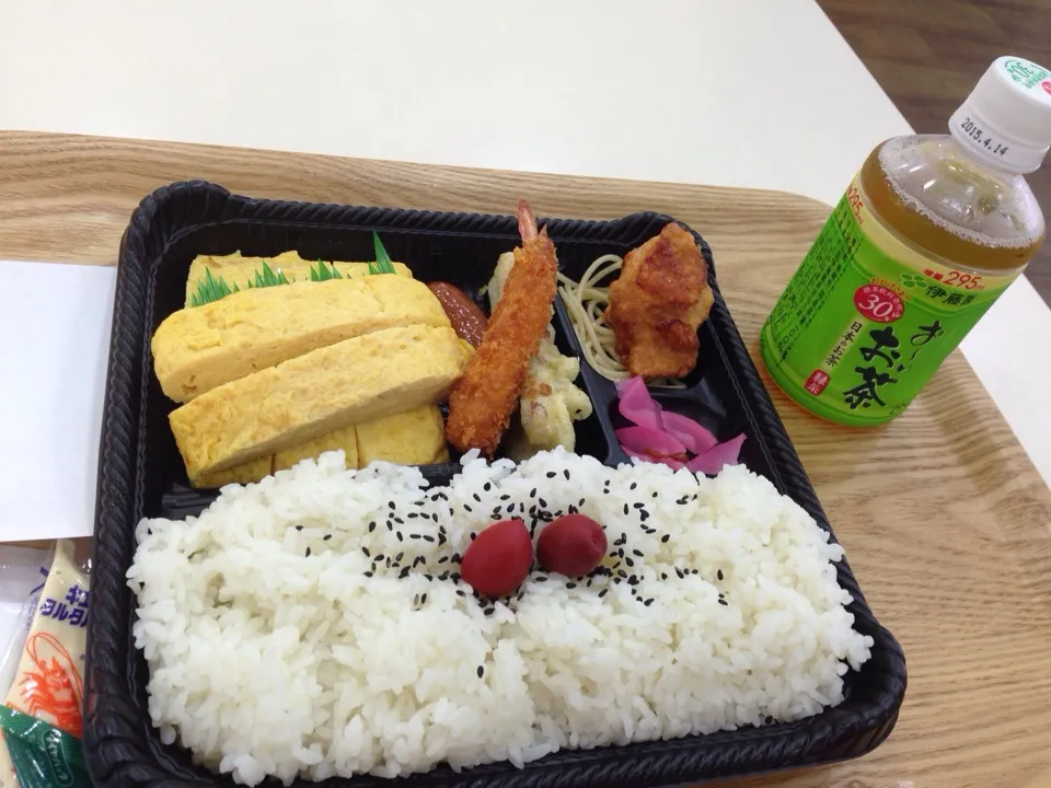 Snapdishの料理写真:本日の昼飯は弁当|pin_floさん