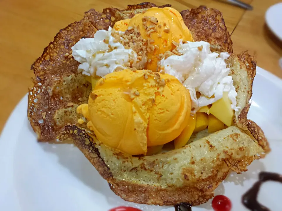 crispy mango crepe|Yvonne C.さん