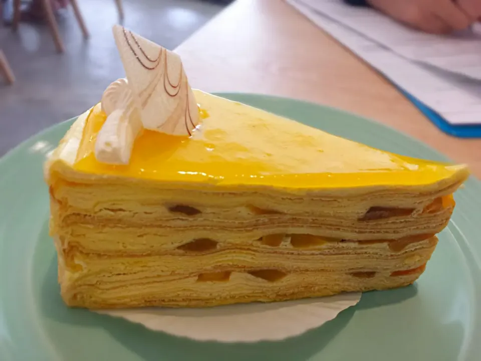 Snapdishの料理写真:mango mille crepe|Yvonne C.さん