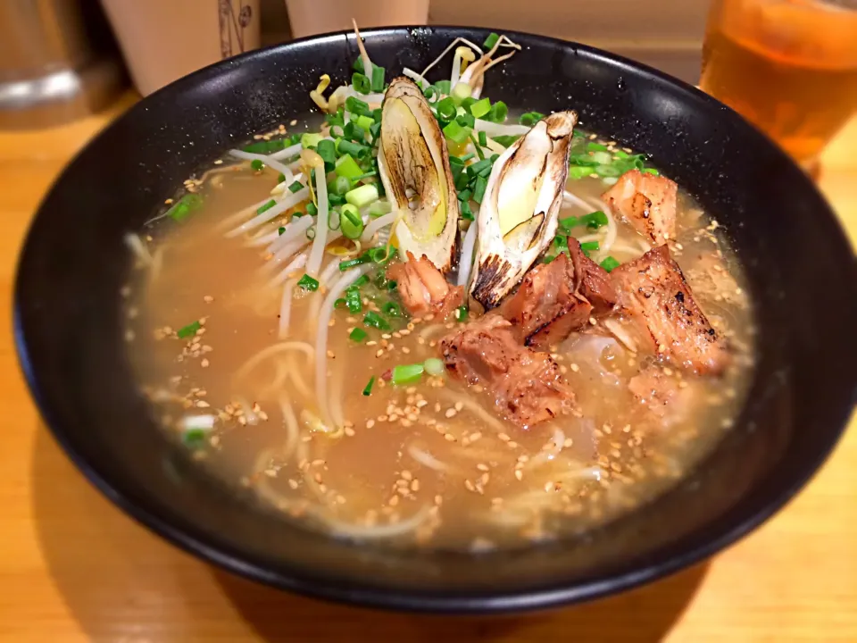 Snapdishの料理写真:元斗好軒の金色山椒ラーメン。|ひろゆきさん