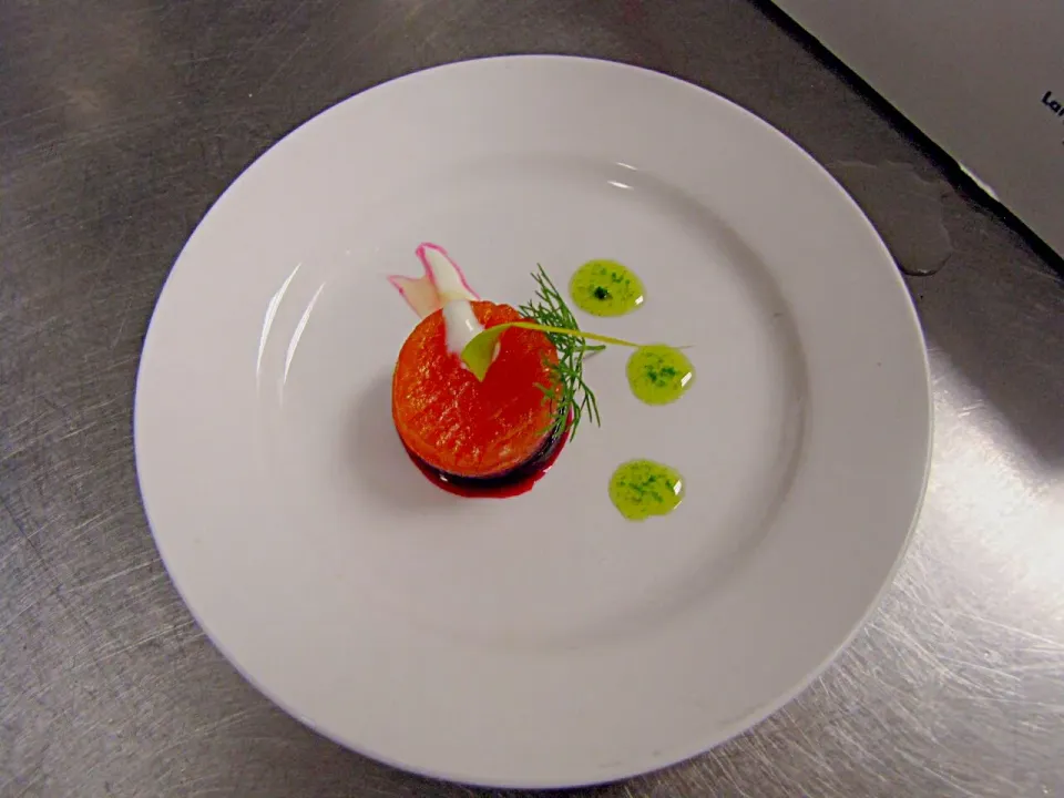 salmon lox beet and cucumber stack. creme friache,  dill oil|Timothy Harrisさん