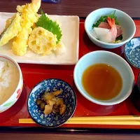 Snapdishの料理写真:天ぷら定食|Mikaさん