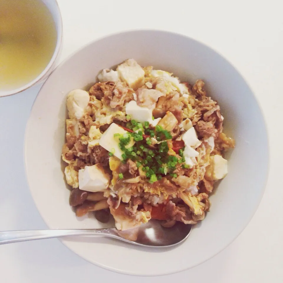 Snapdishの料理写真:すき焼きもどき丼！|omacchaさん