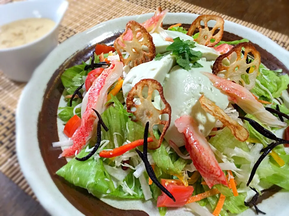 鴨川  菜の花とうふの枝豆豆腐の和風サラダ ゴマ味噌ドレッシング|qtyucoさん