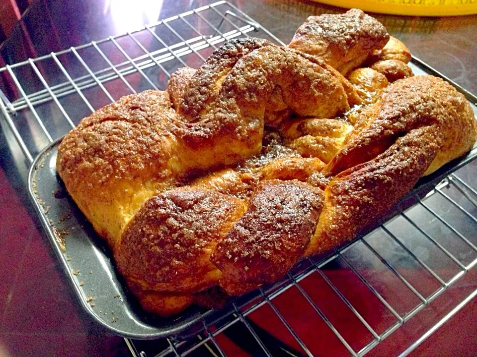 Cinnamon caramel loaf bread!!!! 😋😋😋😋|Angelique Maelyn Goさん