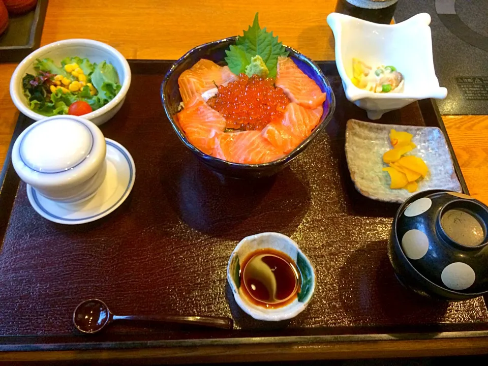 サーモンいくら丼|ちゃんまなさん