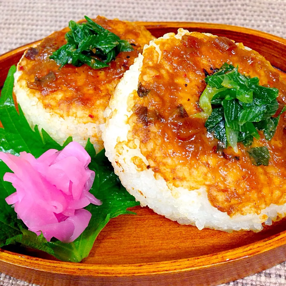 ネギ味噌の焼きおにぎり🍀|デミさん