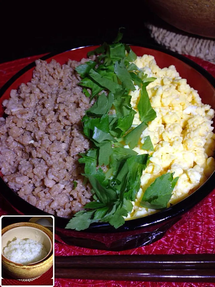 土鍋炊きごはんの鶏そぼろ丼|あつしさん