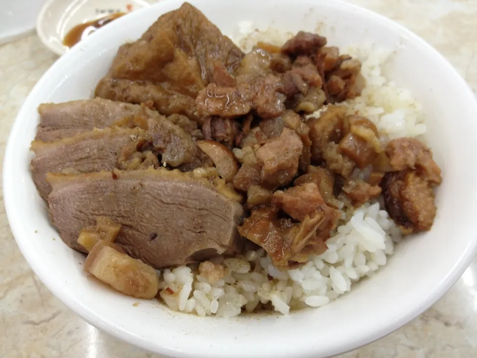 Snapdishの料理写真:鴨肉飯  duck with rice (too delicious)|Elaineさん