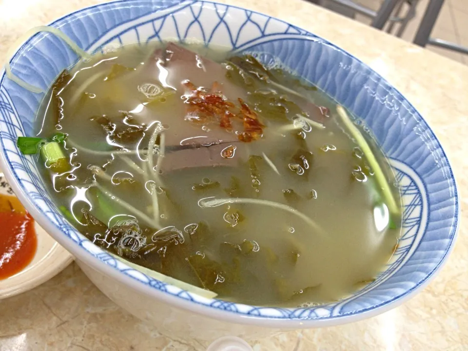 酸菜鴨血湯duck blood soup|Elaineさん