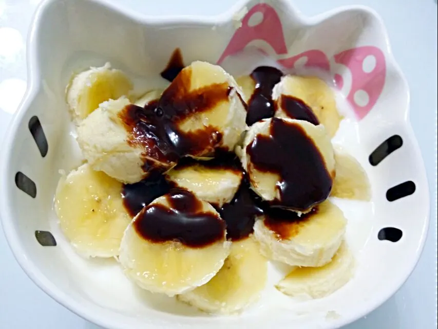 Banana yoghurt + Hershey Chocolate Syrup 😜|🌷lynnlicious🌷さん