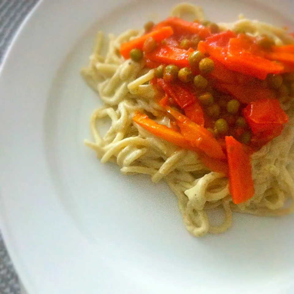 Brown Rice Pasta | Cauliflower Sauce | Veggie Stir Fry|T.E.Dennisさん