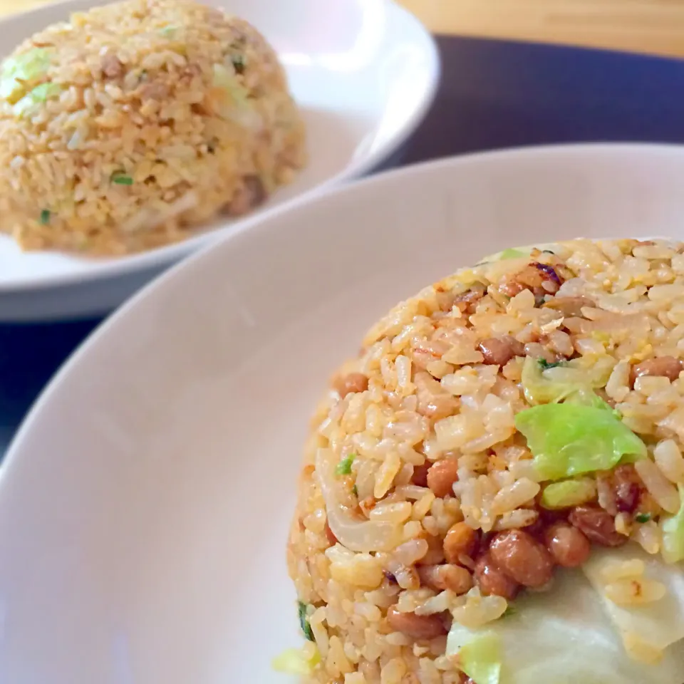 Snapdishの料理写真:豚バラ炒飯と納豆炒飯|ケンチョムさん