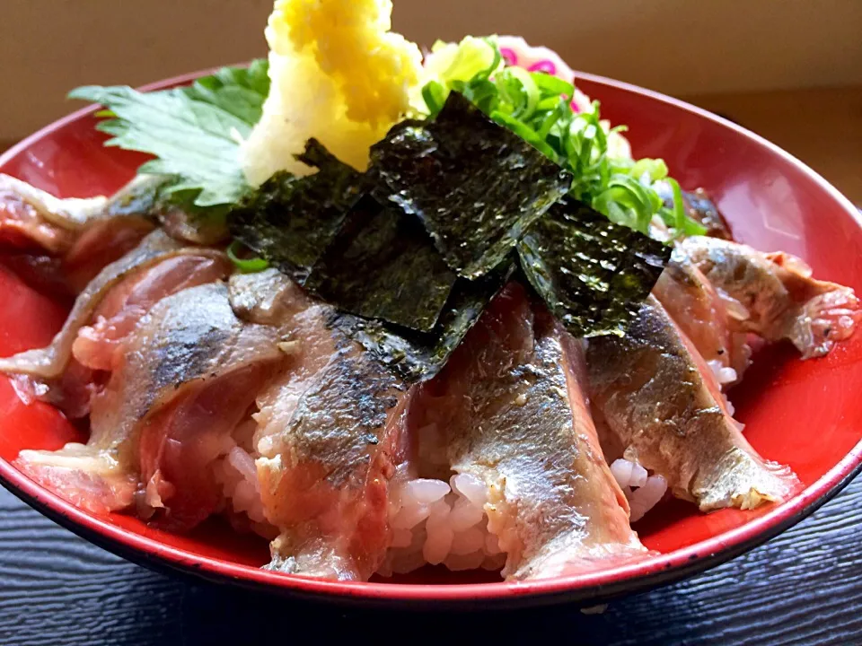 炙り秋刀魚丼|たかさん