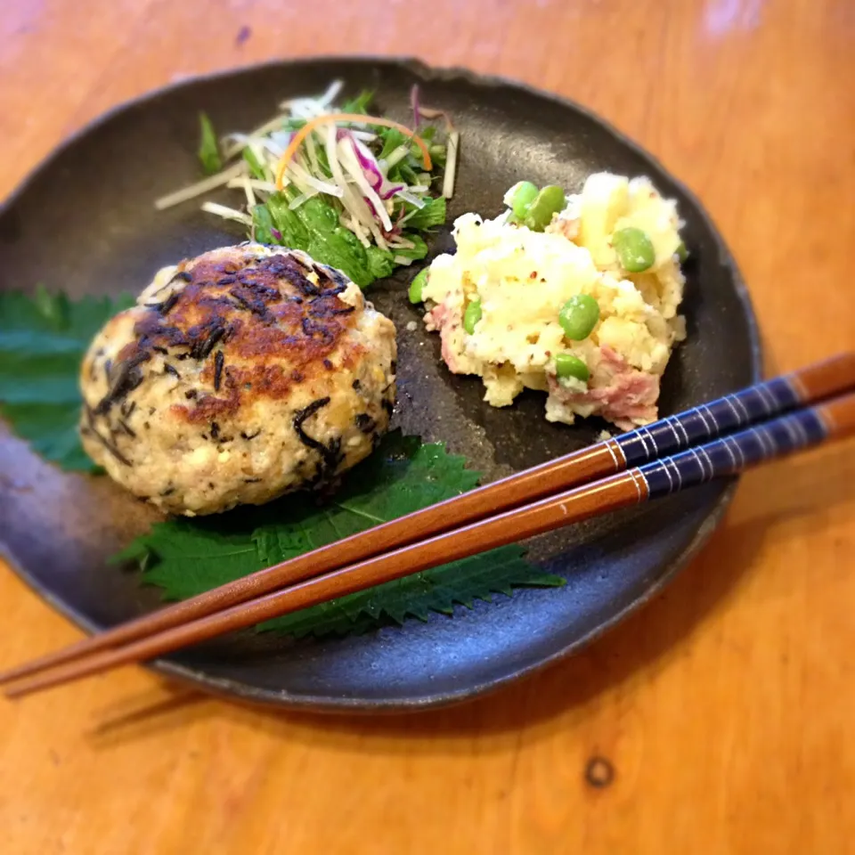 8/30晩ごはん『ひじきハンバーグ』『マスタードポテトサラダ』|Kenji Kinoshitaさん