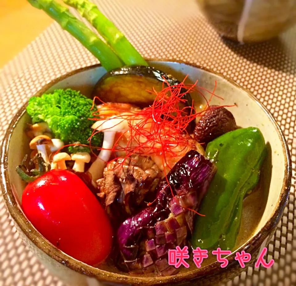 4種の炙りキノコ🍄と10種の野菜の豆乳スープカレー✨〜塩麹ハニーチキンも添えて💖|咲きちゃんさん