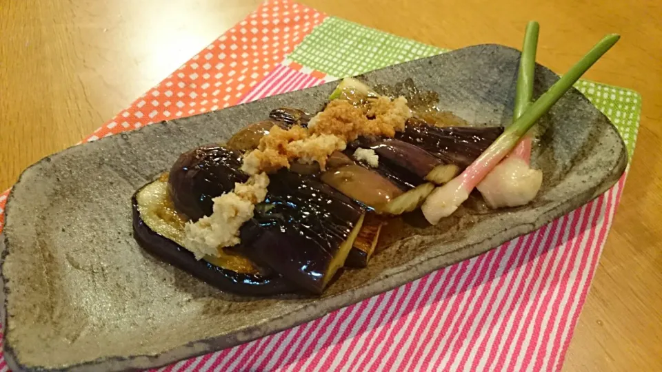 焼きなすの生姜醤油あえ|こんさん