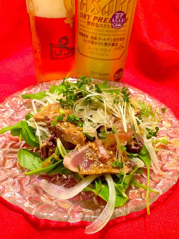 みったんさんの料理 カツオたたきのビールにも合う❤︎白いご飯にも合う❤︎胡麻酢薬味和え〜新玉たっぷり敷いてね♡|まるまさん