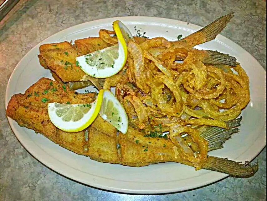 Whole Fried Catfish #Seafood Louisiana Fish Fry Friday Out With Family Before Long Holiday Weekend We #Eat #Love #Pray 💓 I Love Being #GumboOfSoul 
💟 🐟🍲☺💕 💟|Alisha GodsglamGirl Matthewsさん