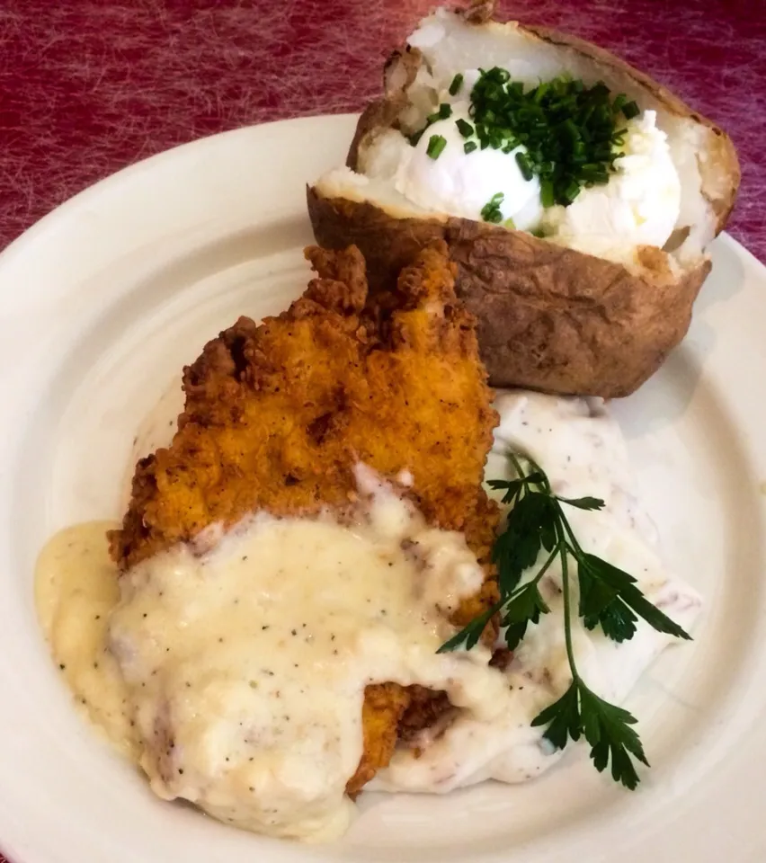 Chicken Fried Steak with Garlic Mashed Potatoes and a Baked Potato from Lucille's BBQ|sooprcoolchicaさん