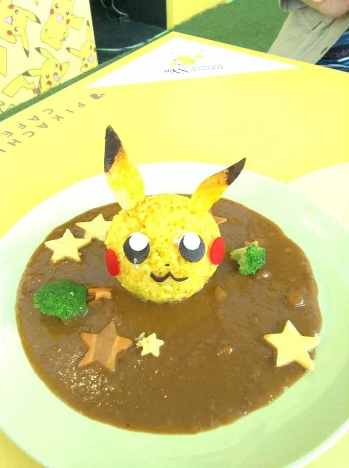 ポケモンカフェにて。ピカチュウカレー。|Eins1173さん