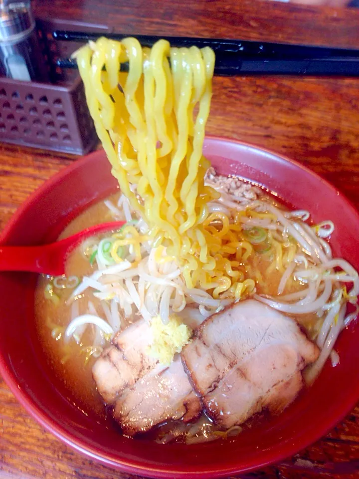 味噌ラーメン、リフト|Ari Sendouさん