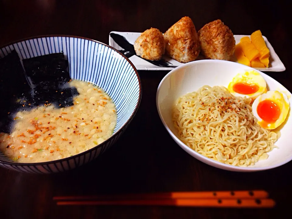 Snapdishの料理写真:豚骨つけ麺&焼きおにぎり|wataさん