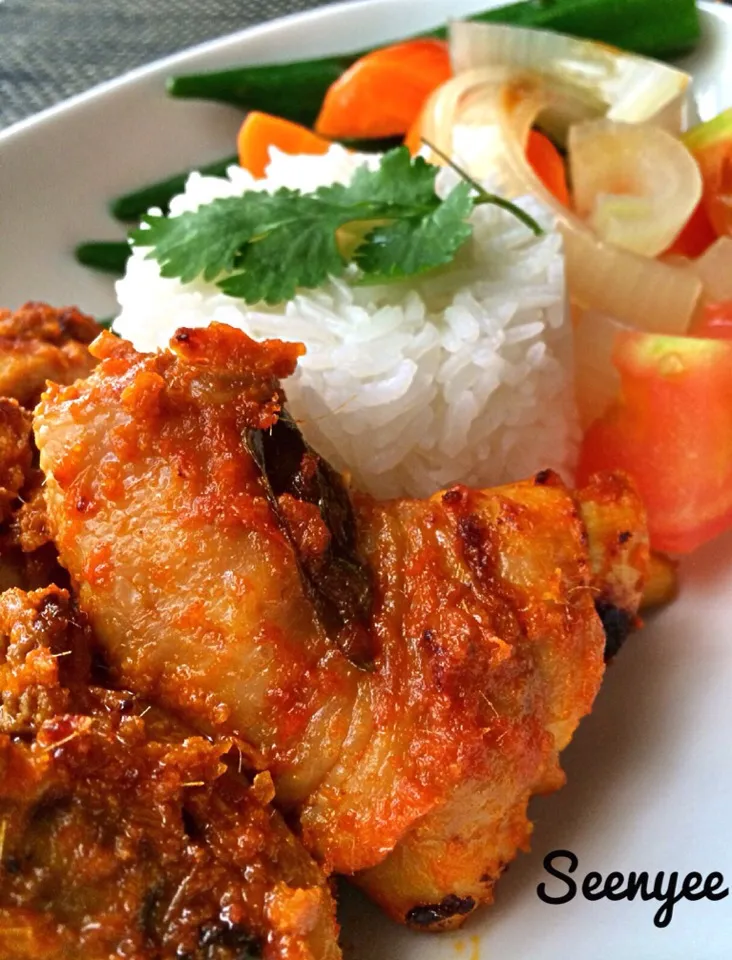 Steamed jasmine rice with chix rendang and sautéed veggies|Seenyee芯亦さん