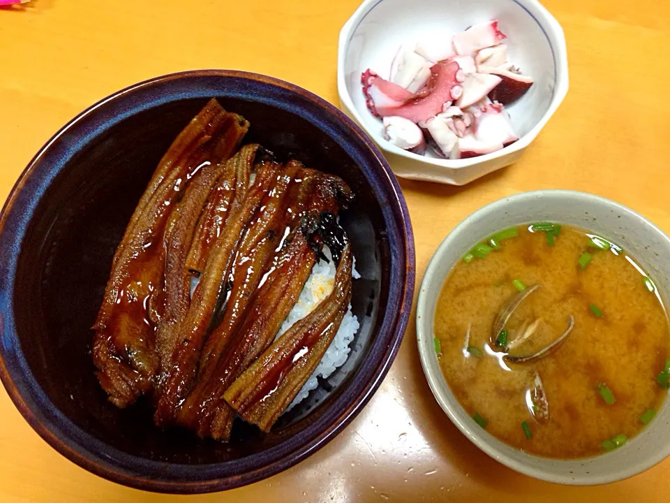 東京湾の釣りあなご丼と八景島のあさりの味噌汁、逗子で突いた真蛸のブツ切り|土屋智宏さん